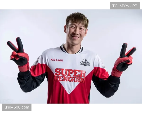 官方：巴拉多利德与带队保级成功的功勋教练续约两年